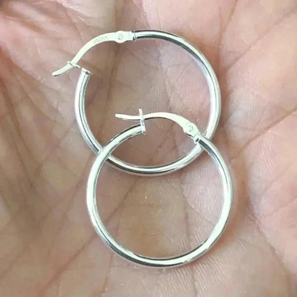 1 Inch Hoop 925 Sterling Silver Earrings NWT - Picture 1 of 6